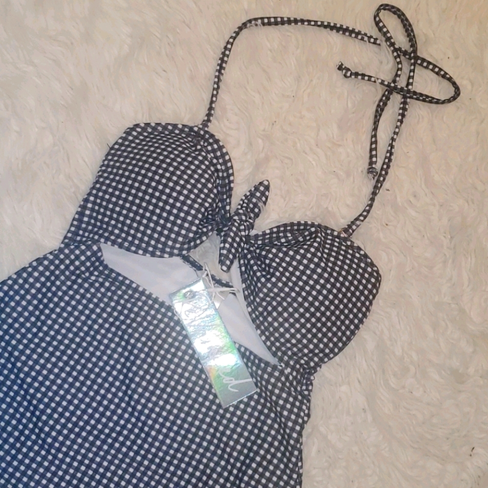 Bathing suit - Picture 2 of 2